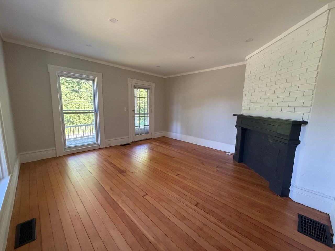 30 Edgewood St #B - Photo 4 of 11