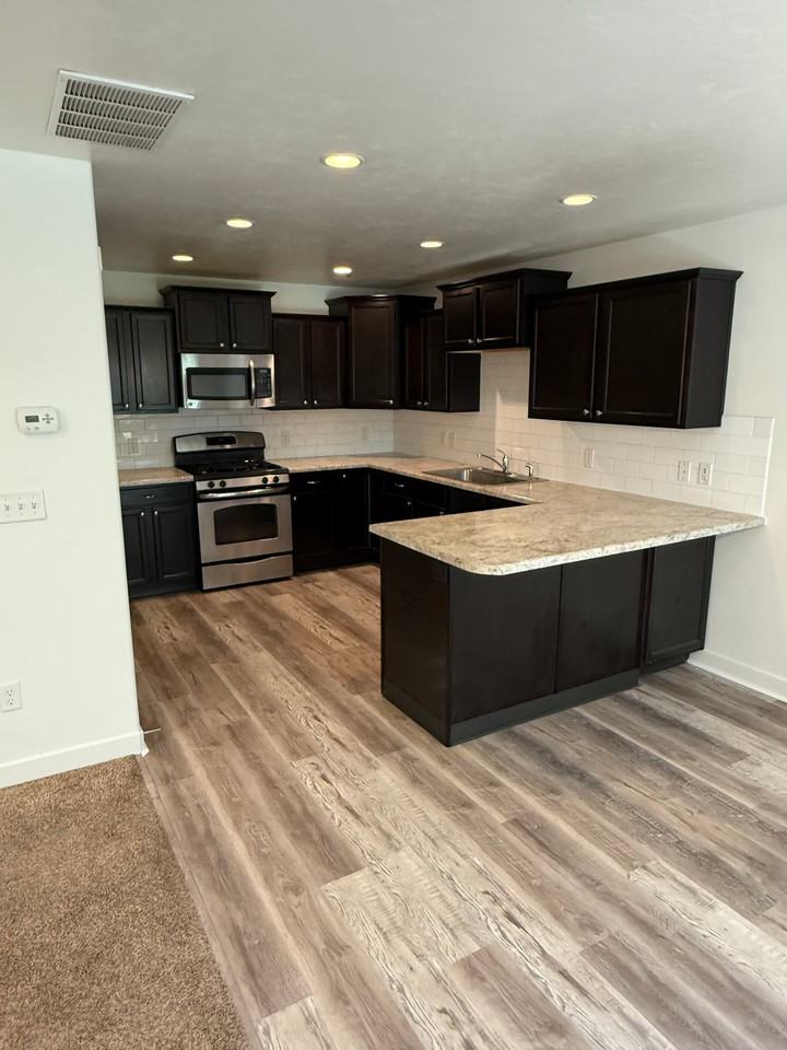 14285 S Side Hill Ln - Photo 3 of 31