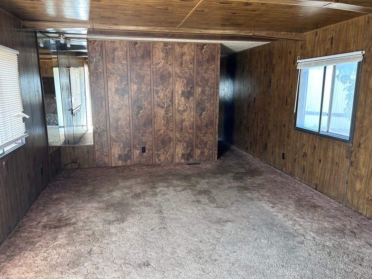 5501 9th St - Photo 2 of 4