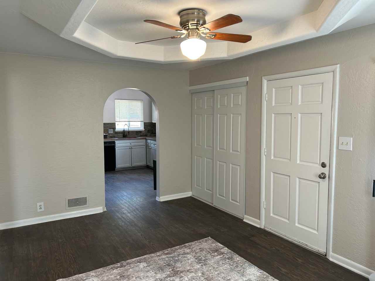 861 Newark St - Photo 6 of 20