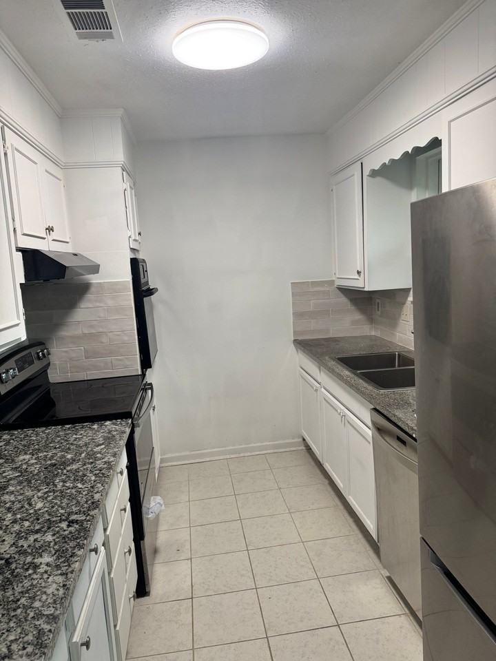 110 Smoke Hill Dr - Photo 2 of 6