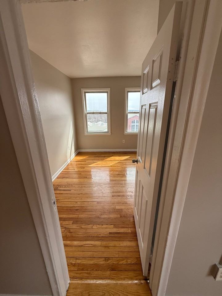 2505 Main St - Photo 6 of 19