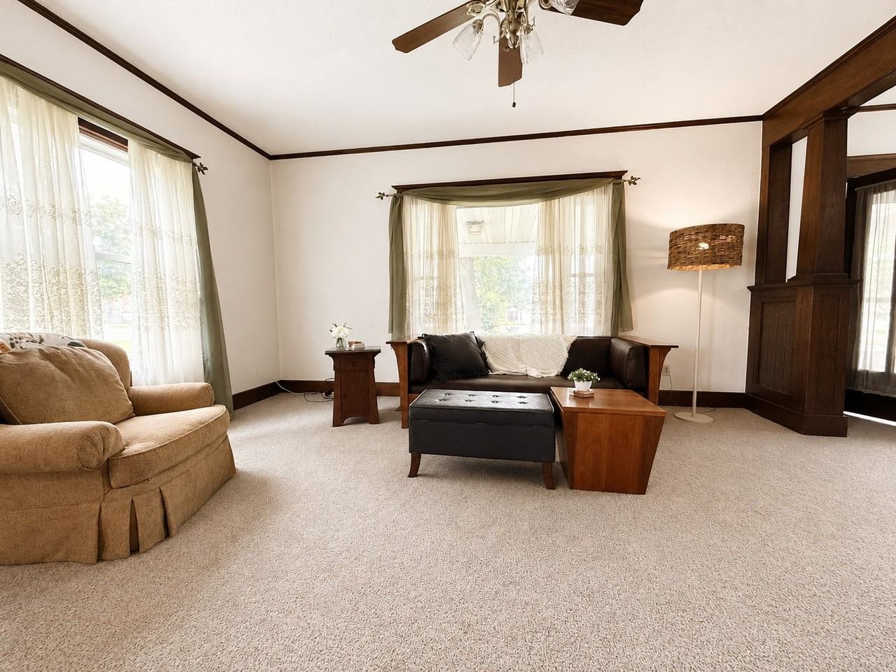 215 Marion St - Photo 6 of 19