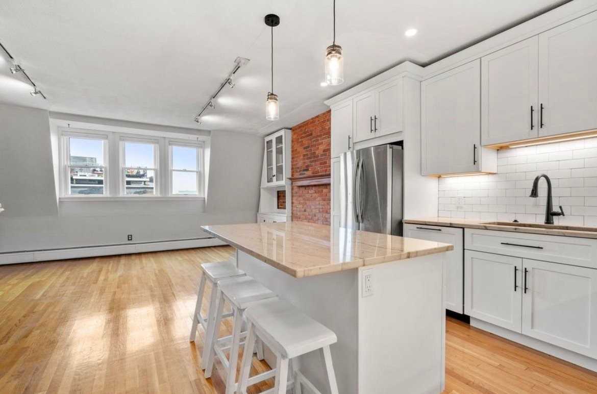 35 High St #4 - Photo 5 of 17