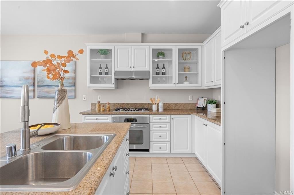 1 Meadows Way - Photo 4 of 20