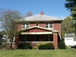 featured image of 956 E Cantrell St