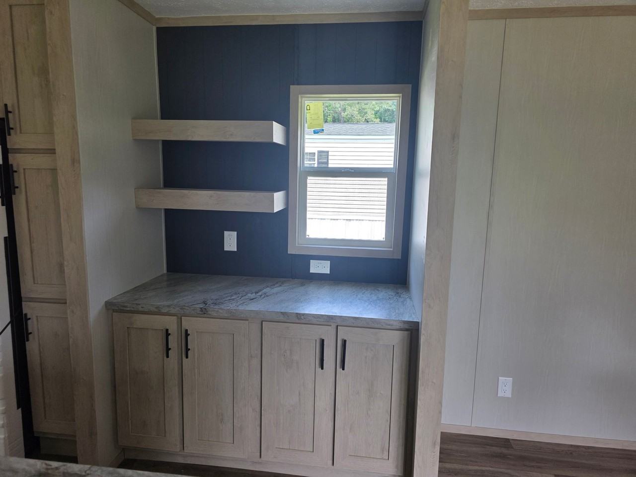 611 Wright Ln - Photo 3 of 17