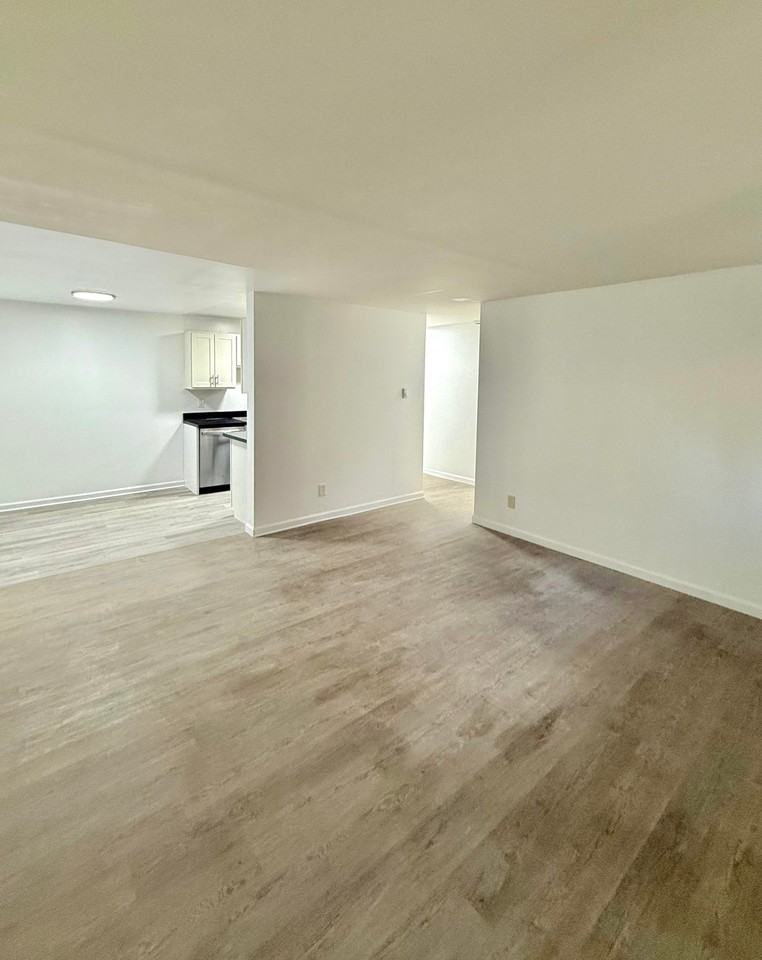 2611 44th Ave Sw #7 - Photo 2 of 19