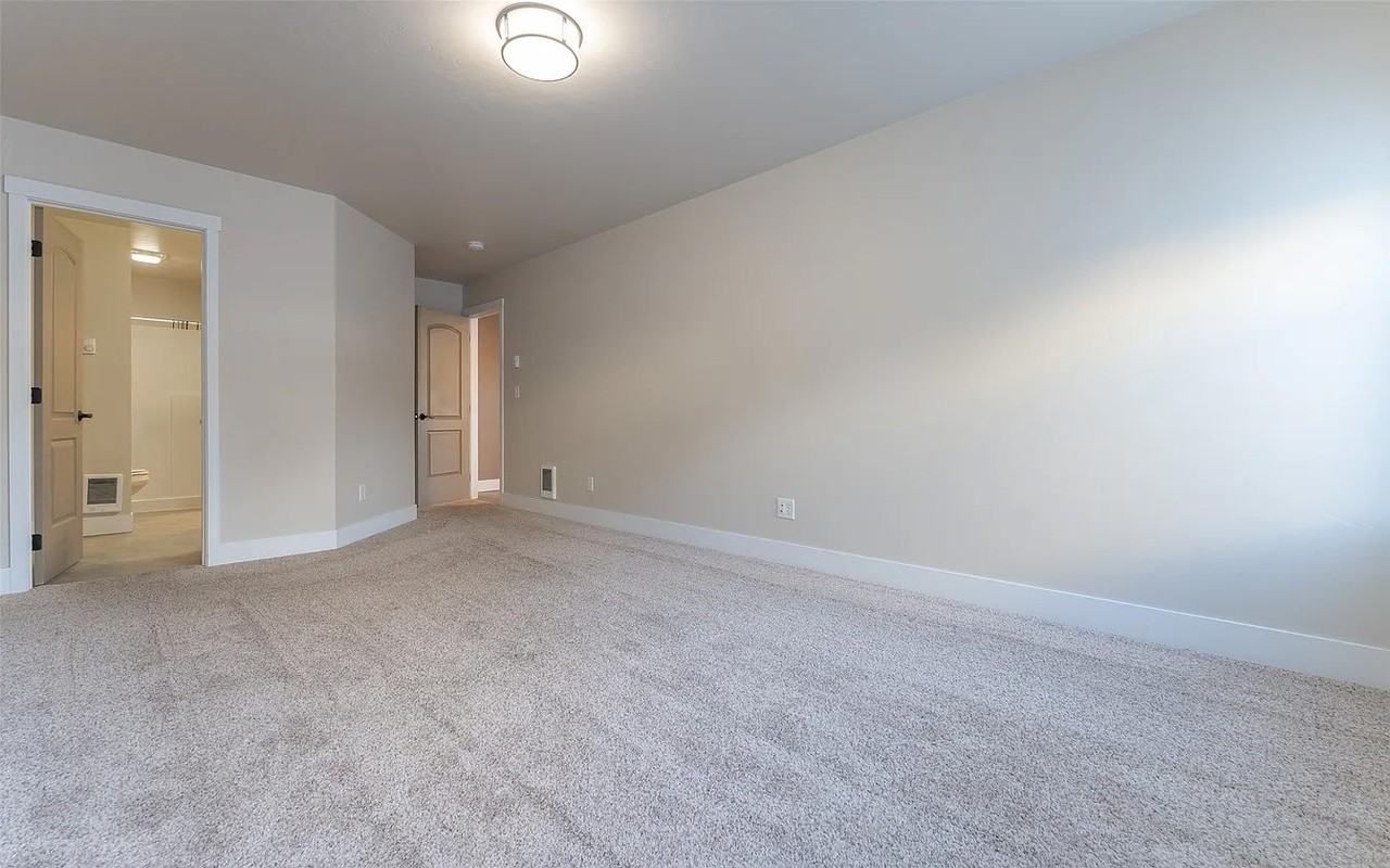 1543 7th Ave W - Photo 5 of 20