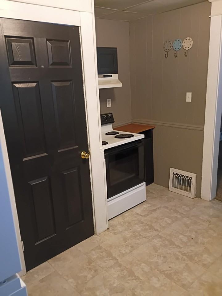 1122 W 11th St - Photo 6 of 12