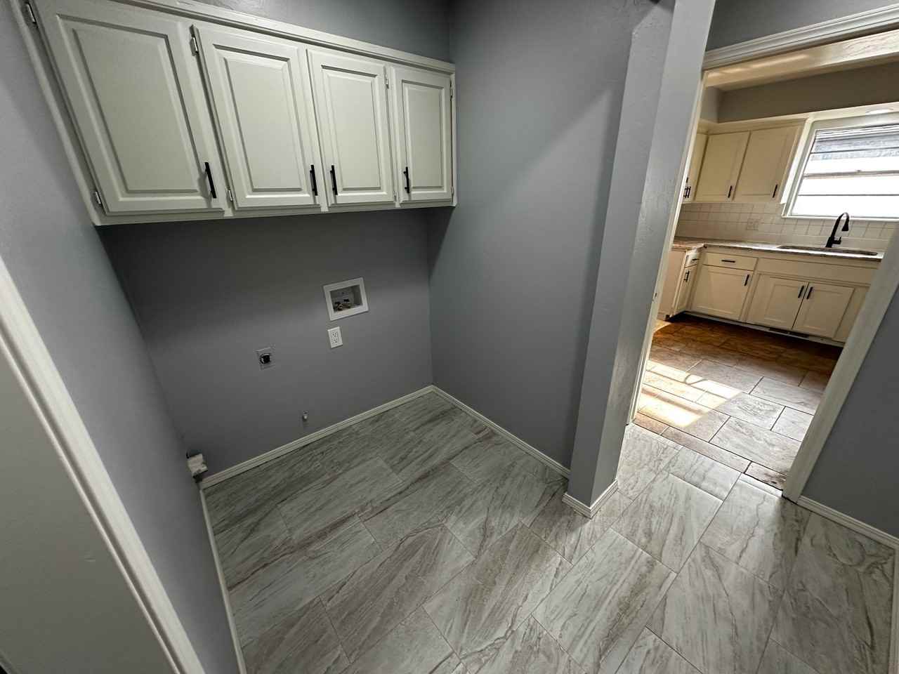 8031 Nw 31st Ter - Photo 3 of 20