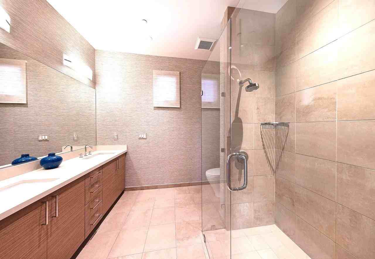1832 W Victoria St - Photo 5 of 8