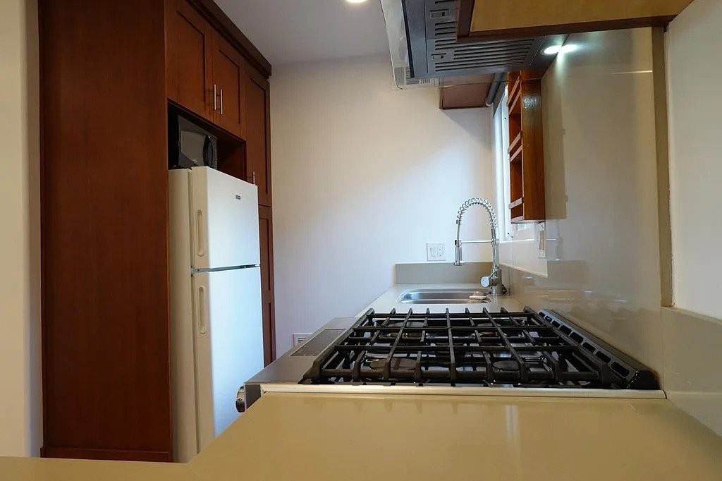 1348 Cherry Ave - Photo 3 of 19