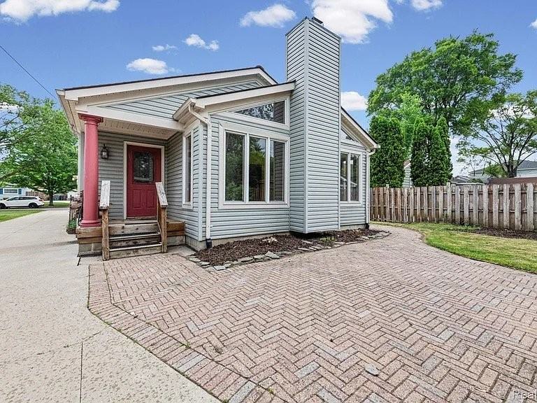 4010 Linwood Ave - Photo 7 of 18