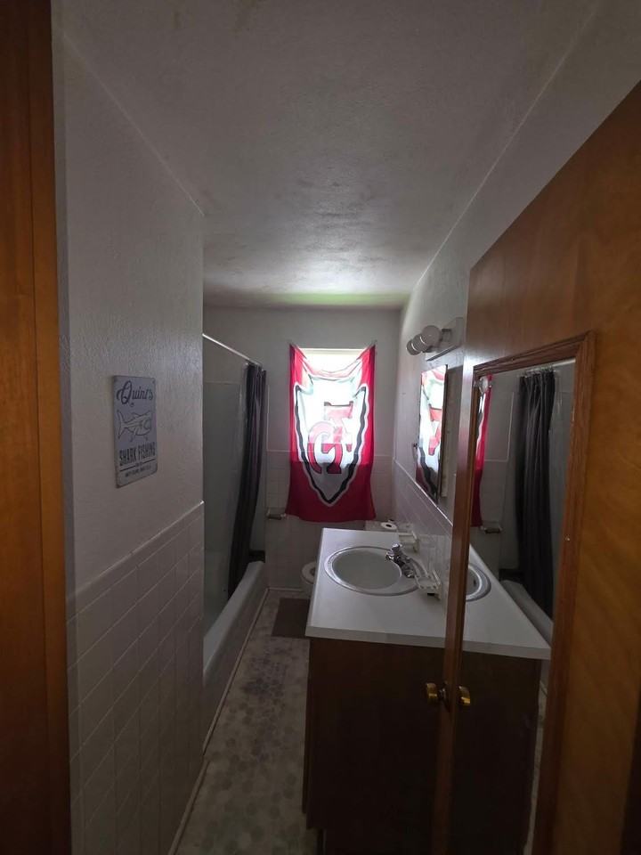 11302 E Putnam St - Photo 2 of 5