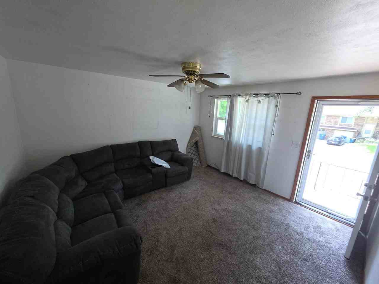 11302 E Putnam St - Photo 3 of 5