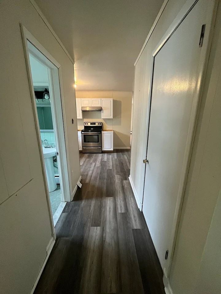 115 W Monmouth St #2 - Photo 6 of 9