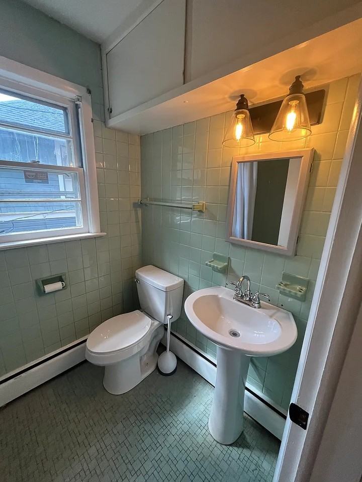 115 W Monmouth St #2 - Photo 7 of 9