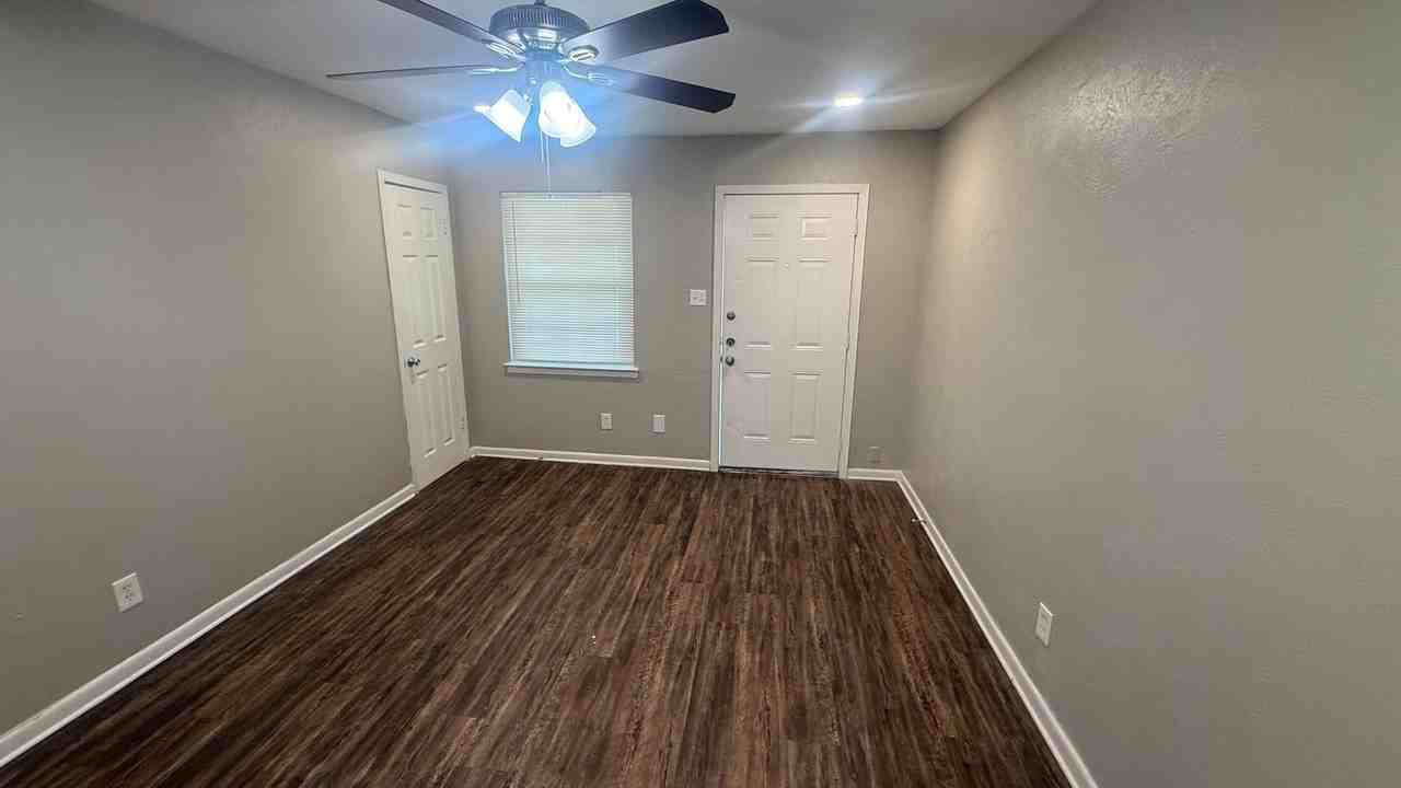2520 Normont Cir #2520 - Photo 6 of 14