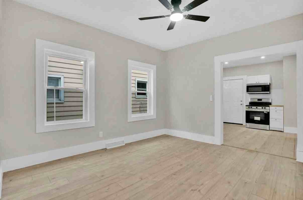 14 Adams St #2 - Photo 4 of 8