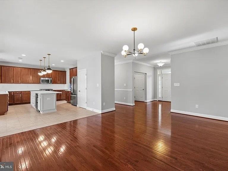 20454 Mall Center Way - Photo 3 of 19