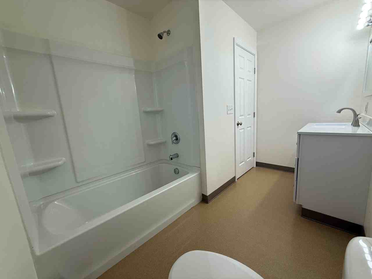 749 Fischer Ave #4 - Photo 6 of 9