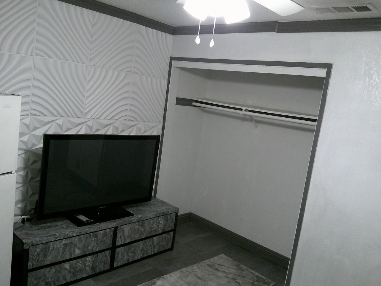 2380 S Bardell Ave - Photo 3 of 7