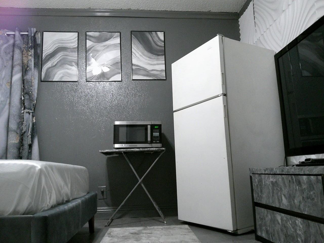 2380 S Bardell Ave - Photo 4 of 7