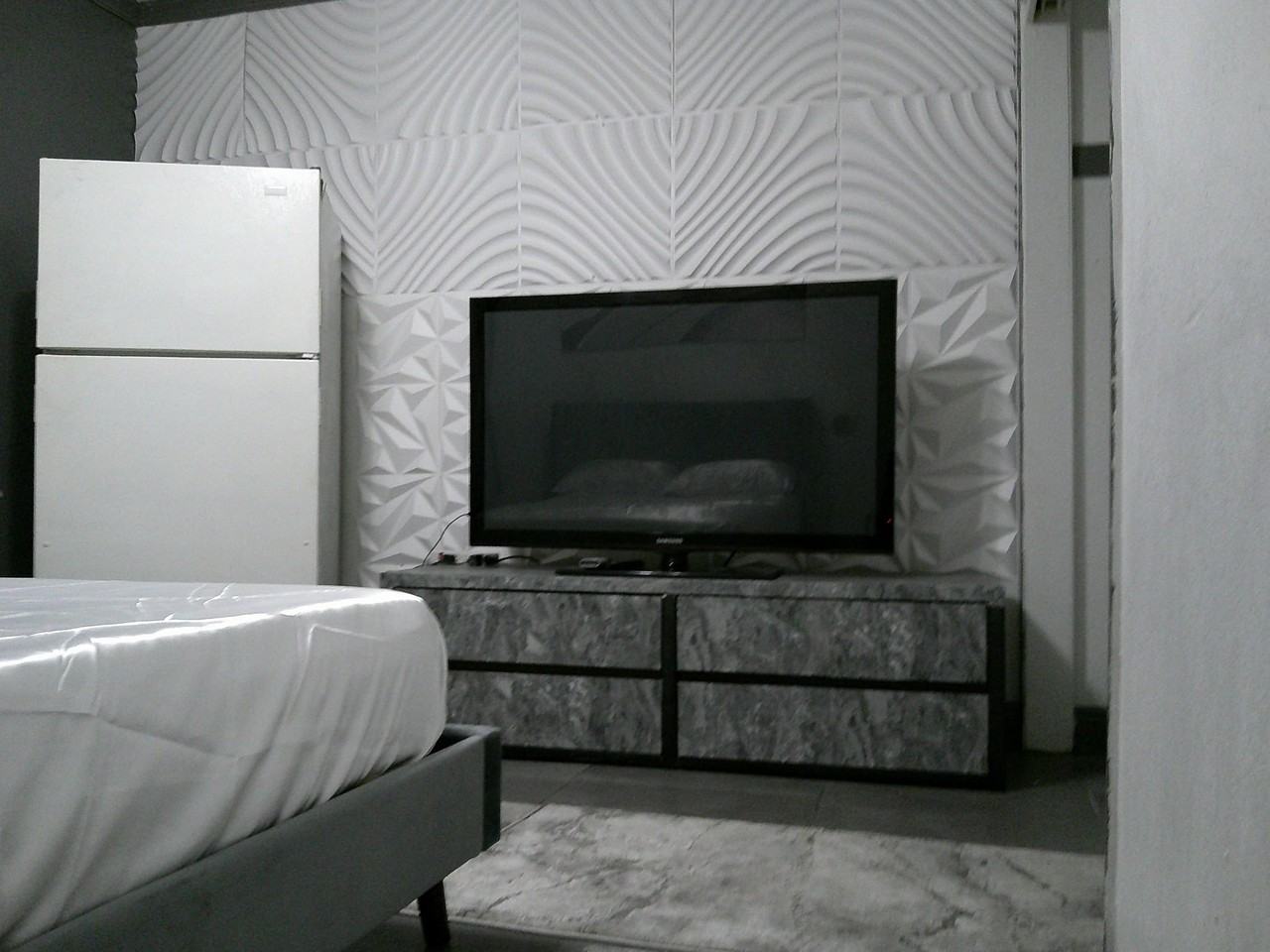 2380 S Bardell Ave - Photo 5 of 7