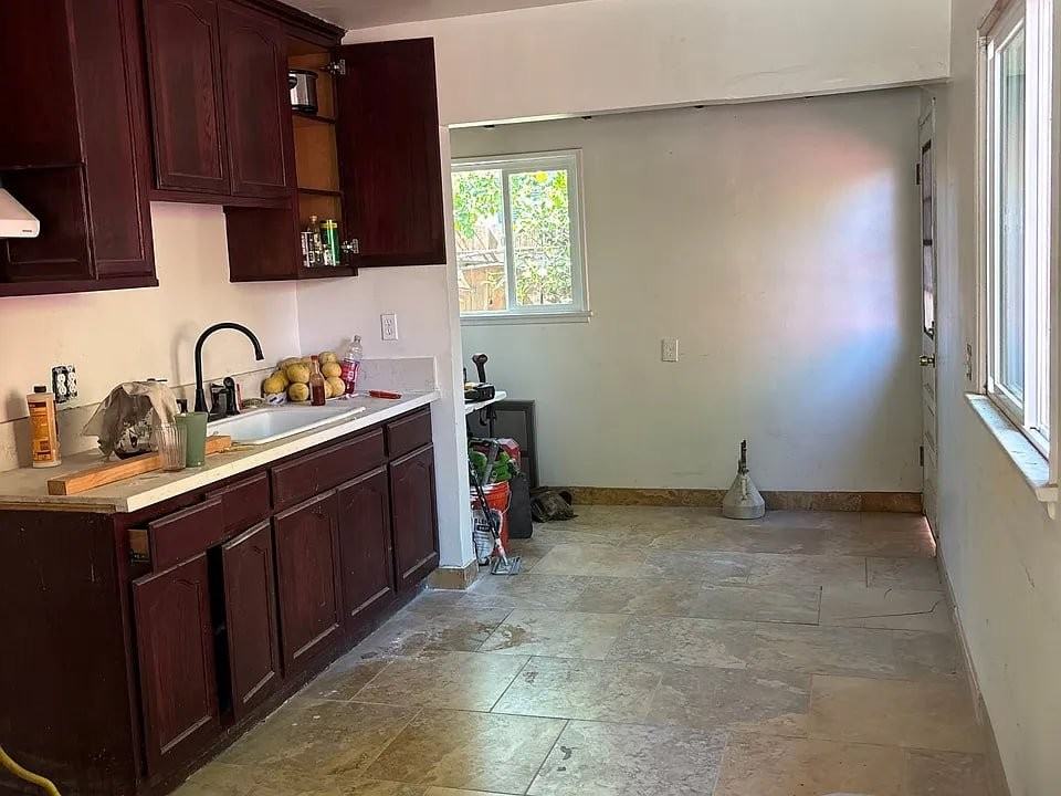 3847 Sycamore St - Photo 2 of 7