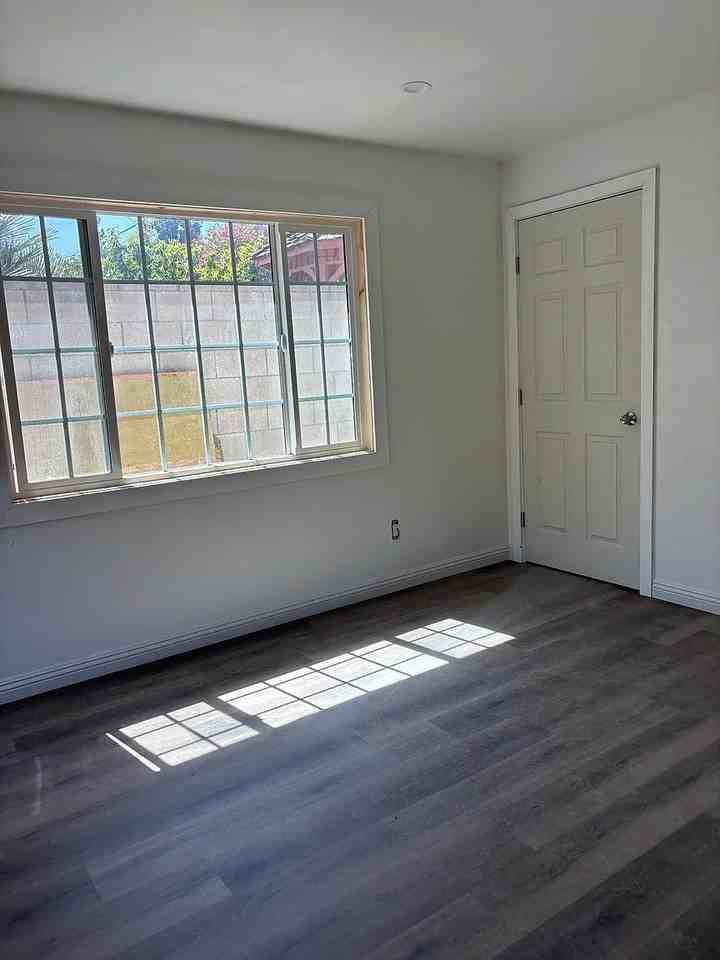 3847 Sycamore St - Photo 5 of 7