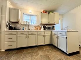 565 Thompson St #A - Photo 1 of 1