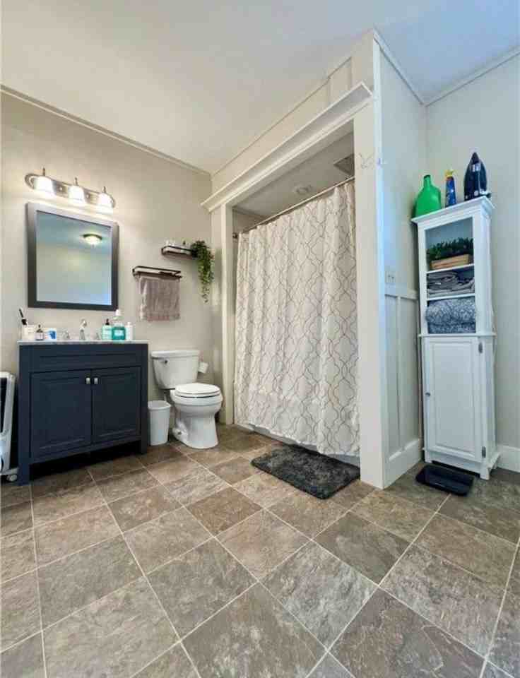 565 Thompson St #A - Photo 7 of 11