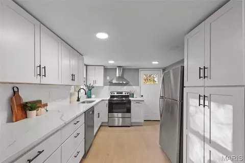 3221 Suncrest Ave - Photo 5 of 11