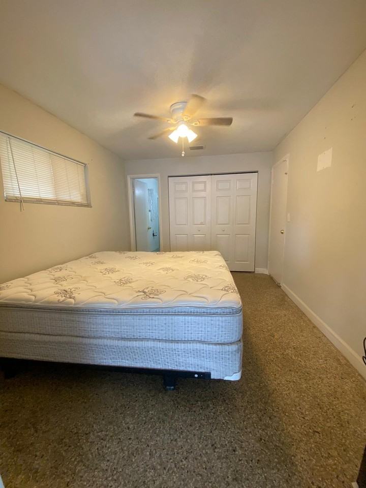 830 Royal Oak Dr - Photo 7 of 11