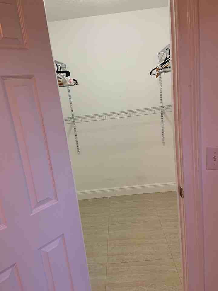 8019 Lesia Cir - Photo 5 of 10