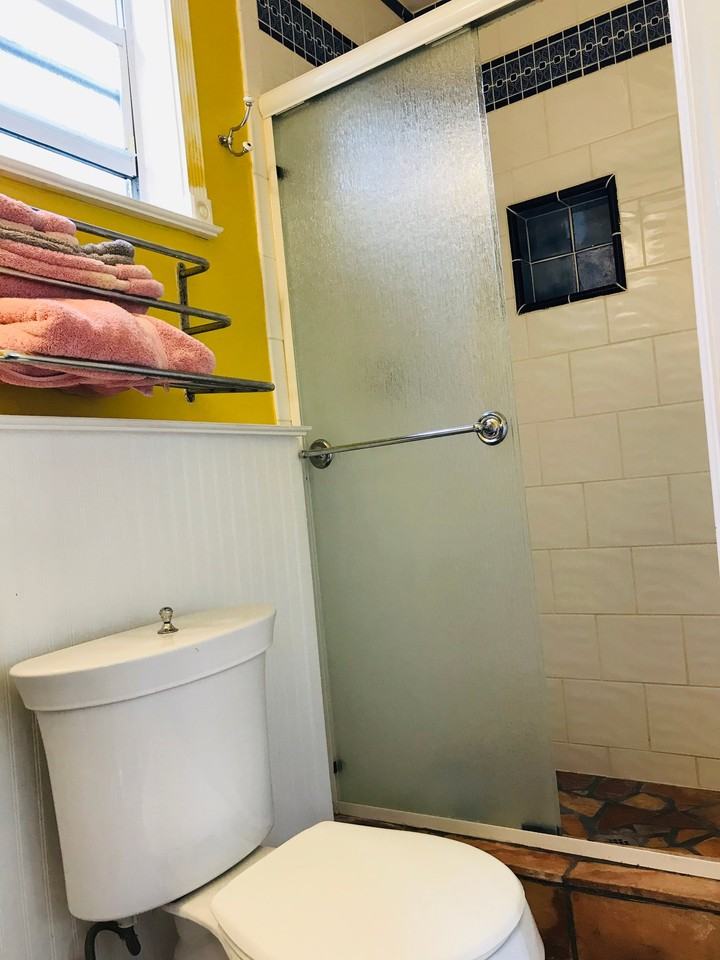 709 Hunter St - Photo 3 of 4