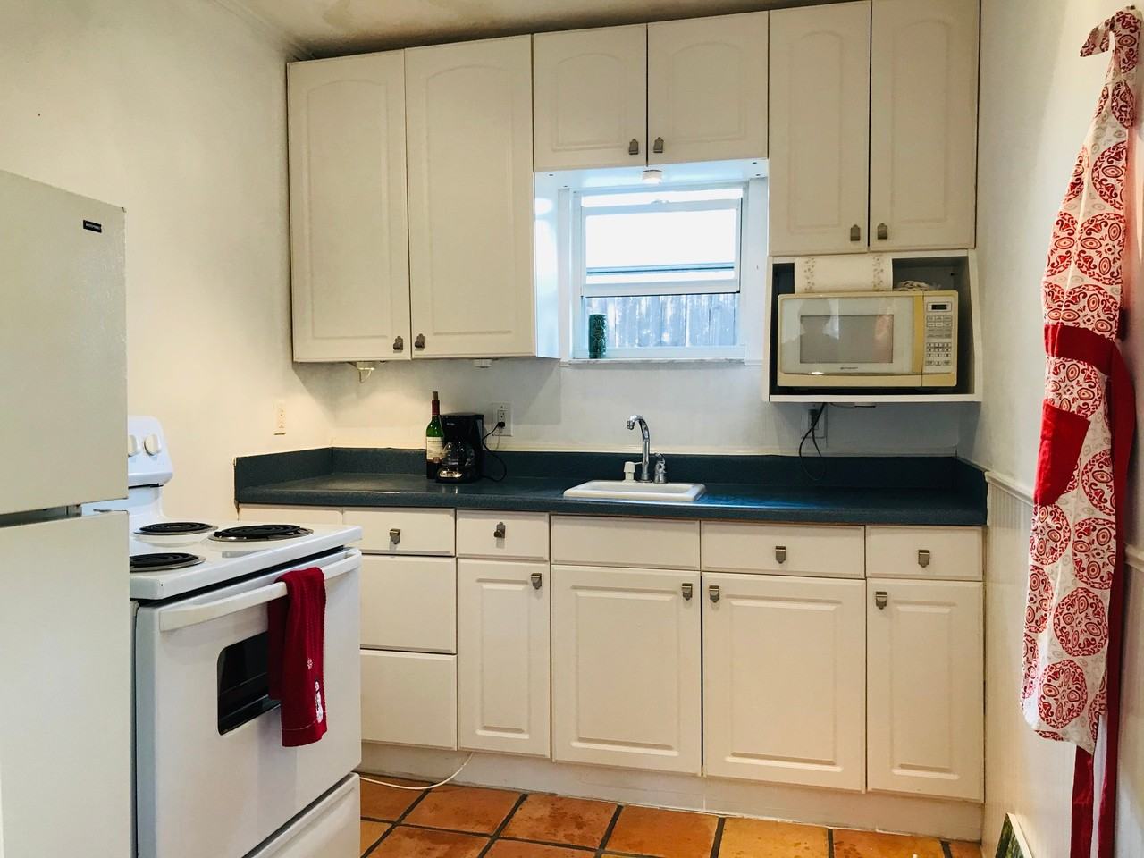 709 Hunter St - Photo 4 of 4