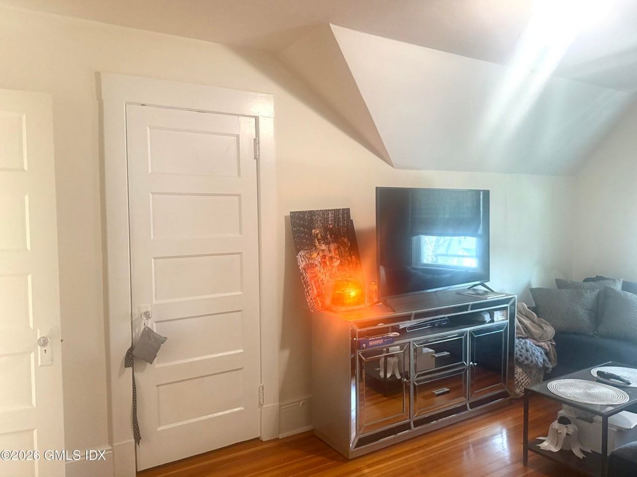 305 Milbank Ave #3 - Photo 6 of 13