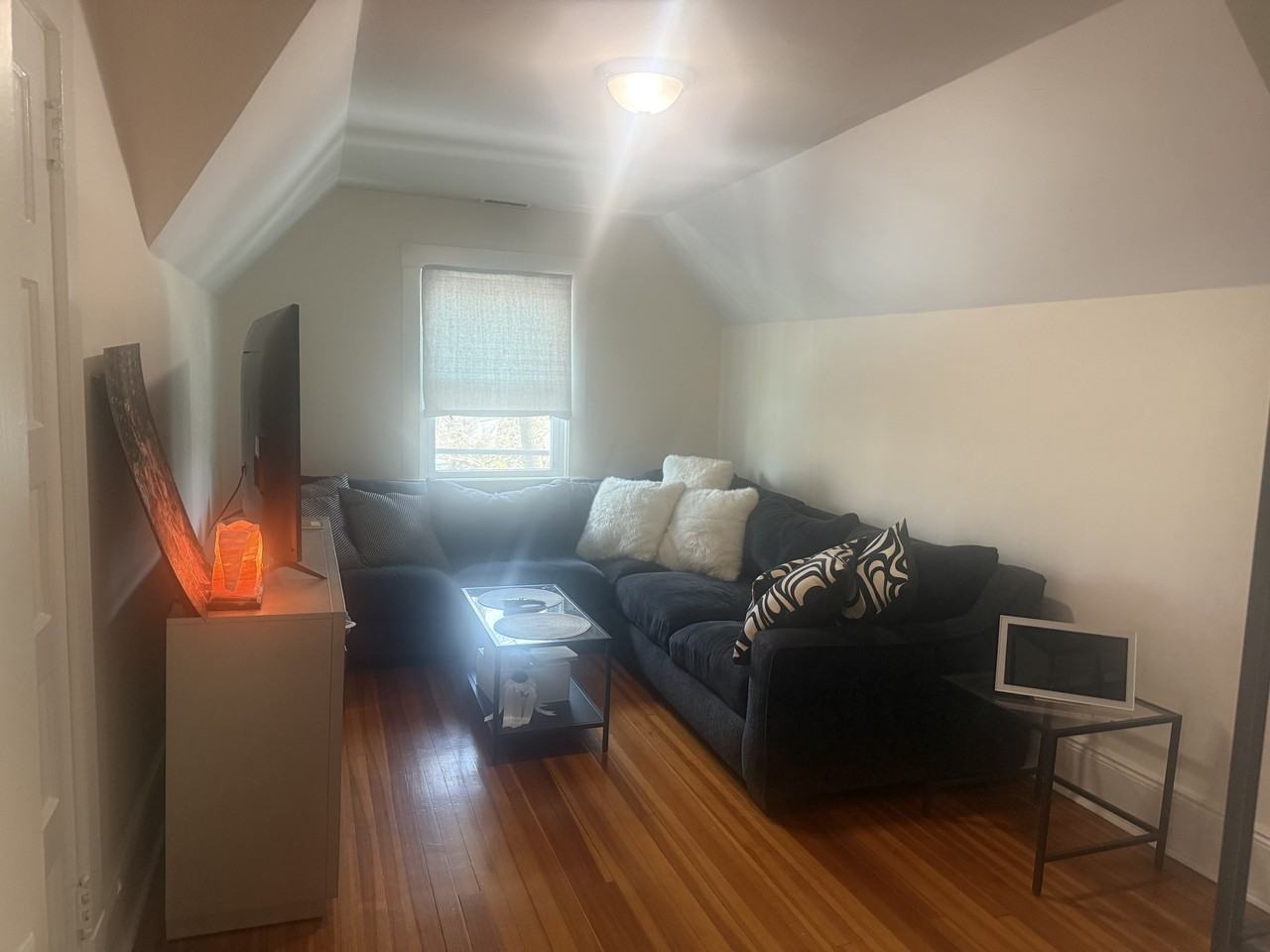 305 Milbank Ave #3 - Photo 7 of 13