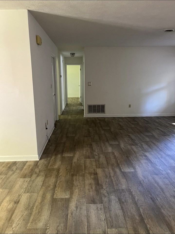 67 Underhill Rd #NA - Photo 4 of 5
