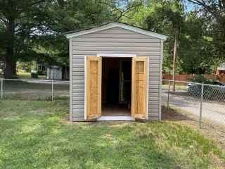 203 E 35th St #NA - Photo 4 of 18