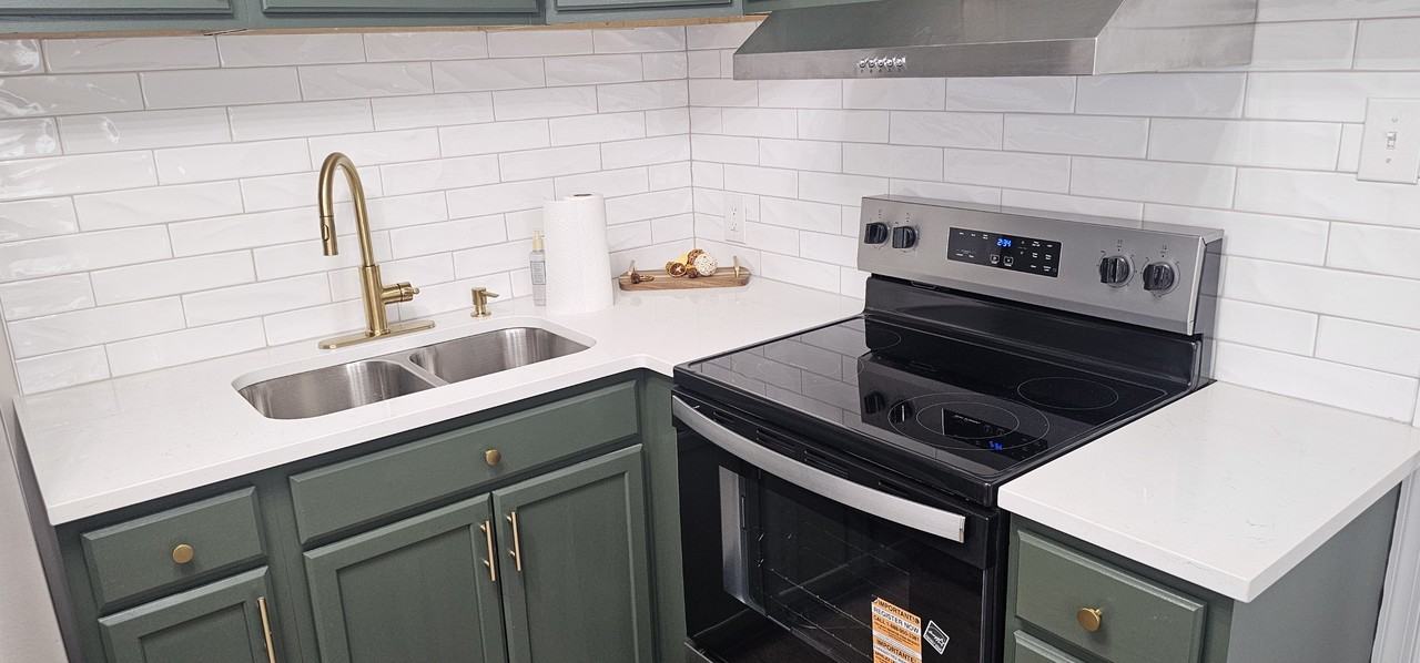 203 E 35th St #NA - Photo 7 of 18