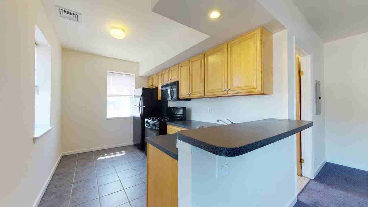 Walnut Court Apartments - Photo 4 of 4