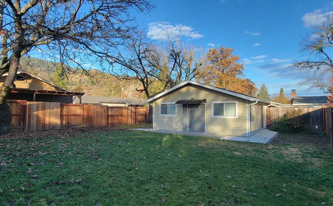 121 Meadowbrook Dr #NA - Photo 6 of 7