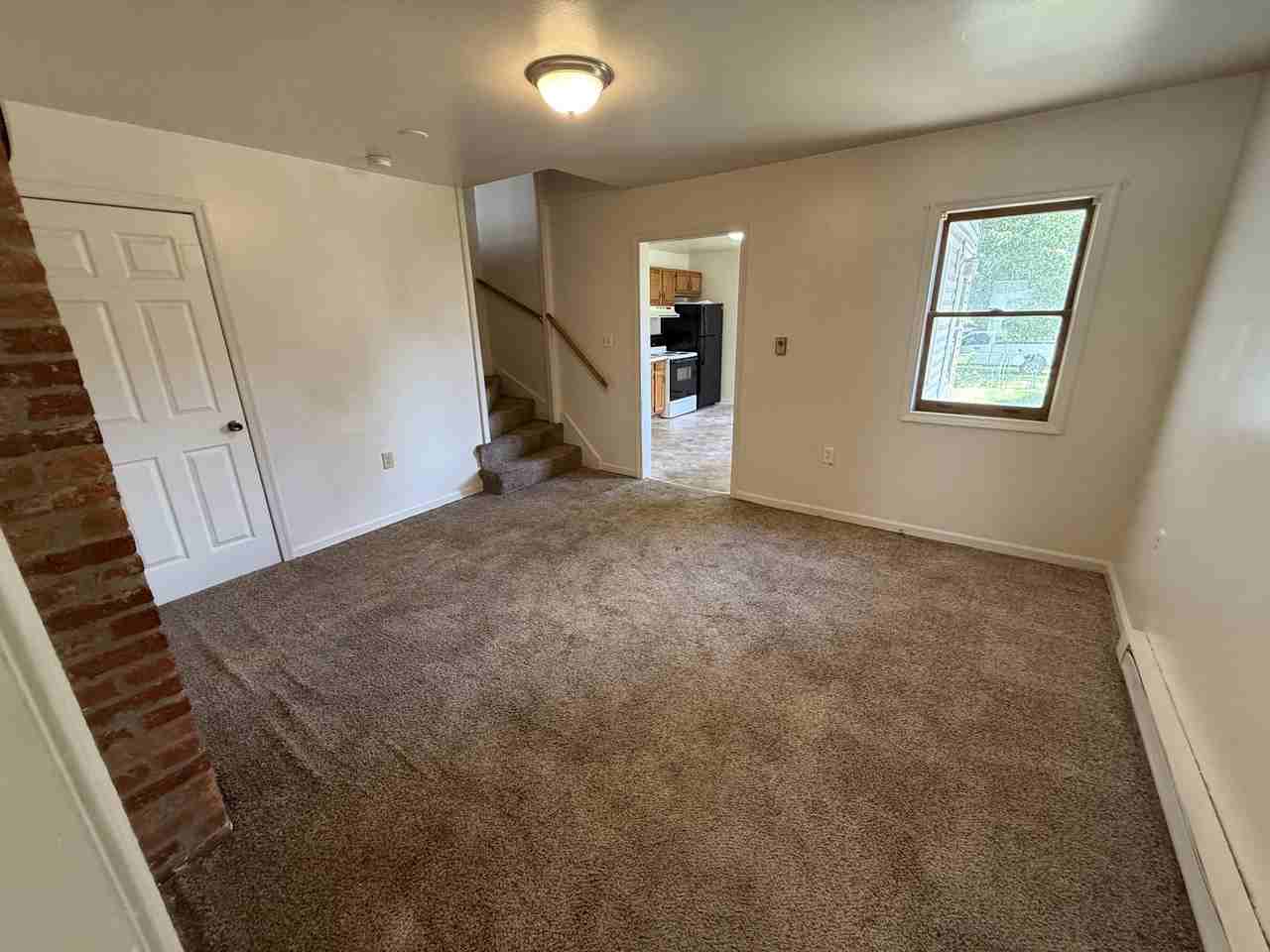 66 Elizabeth St - Photo 4 of 19