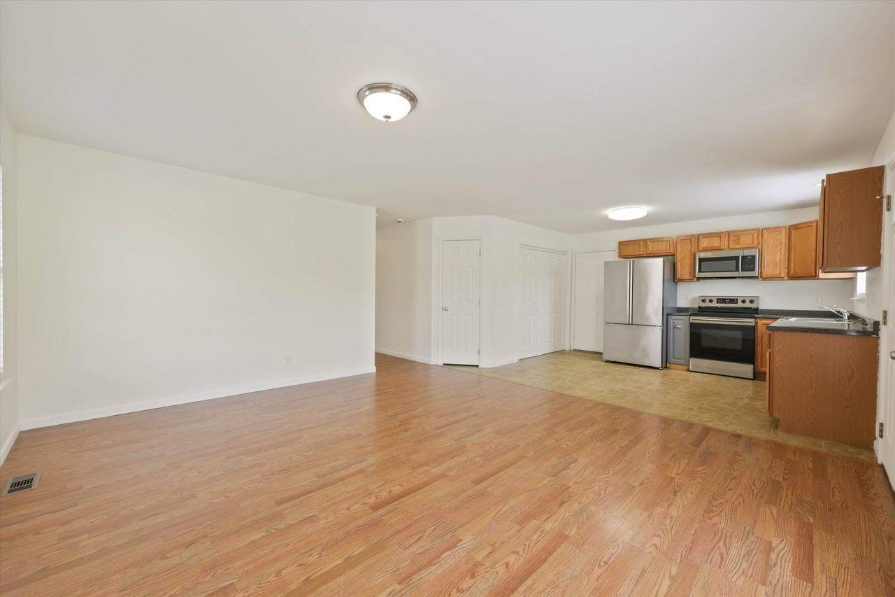 206 W Edison St #NA - Photo 7 of 17