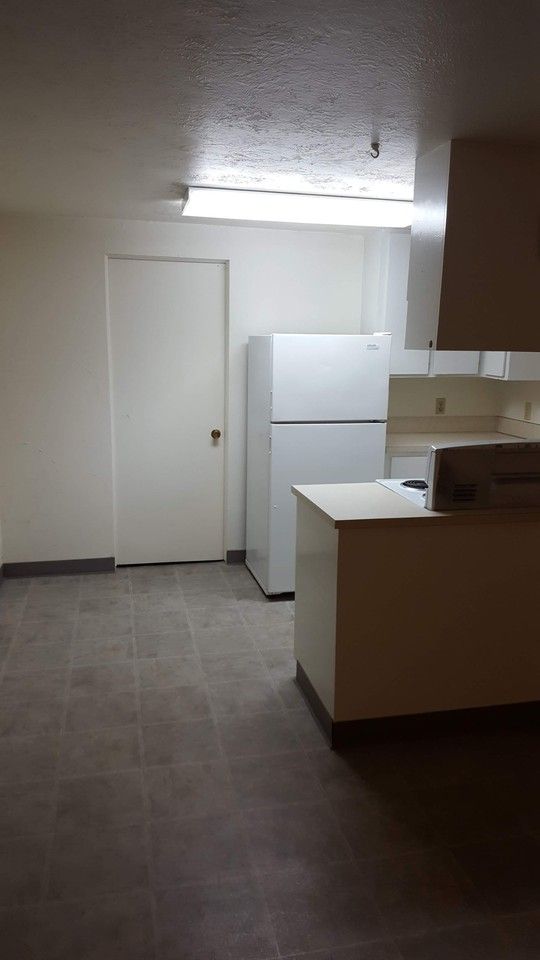 612 10th St #3 - Photo 2 of 10