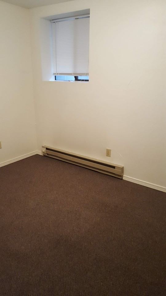 612 10th St #3 - Photo 4 of 10