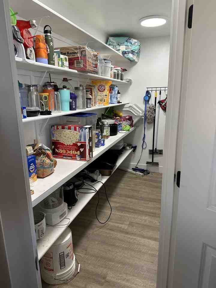 1725 Peerless Pl #NA - Photo 6 of 17